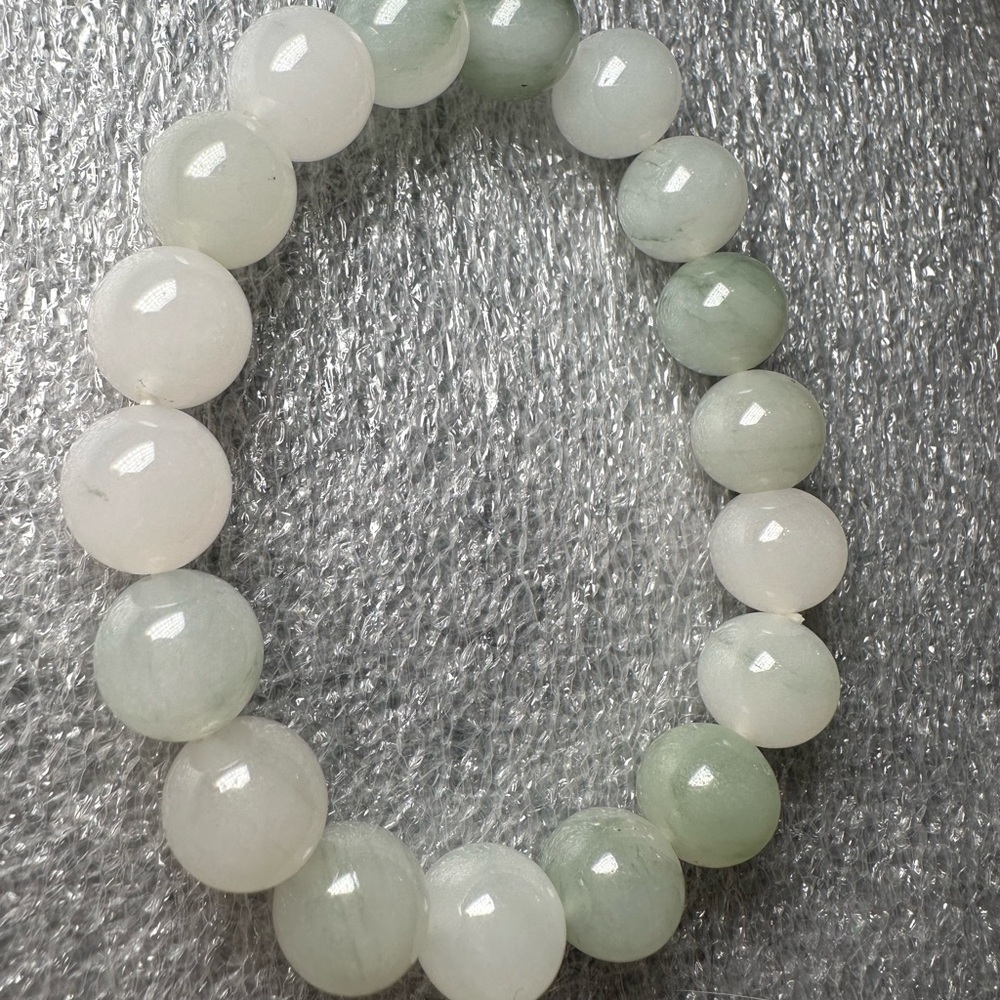 Gorgeous 10MM Jade Natural Crystal Bracelet